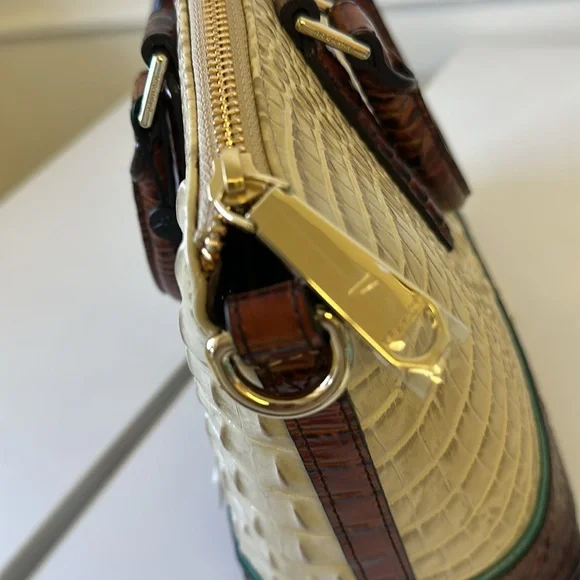 Gorgeous Brahmin Duxbury Satchel in Vanilla Macaw - Picture 7 of 9